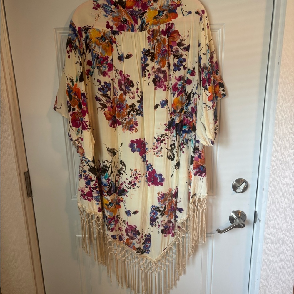 Umgee Cream Floral Fringe Kimono - Picture 9 of 9